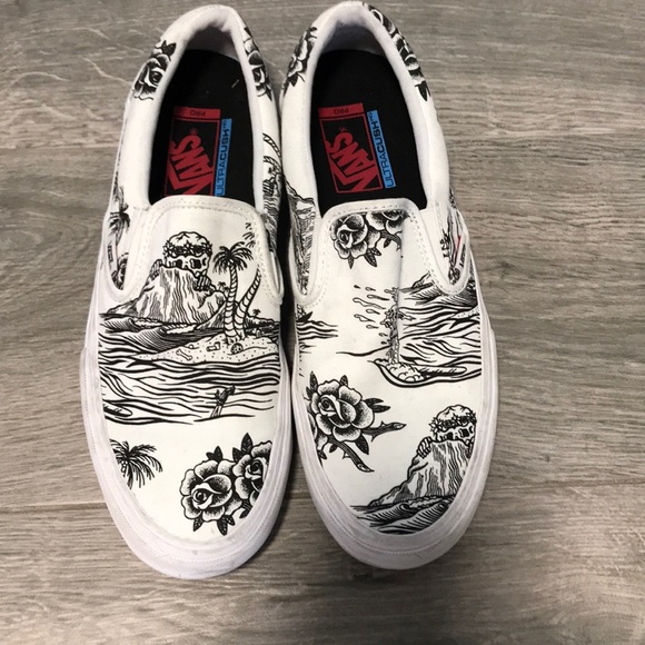 sketchy tank vans white